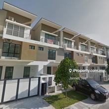 3 storey Setia utama Huge build up by water Setia Alam