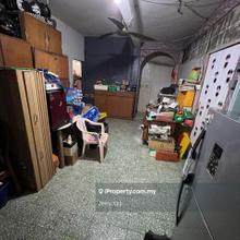 Taman Oug Freehold 2 storey old Corner House with 30ft Width Land 