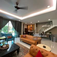 Spacious Family Home at Villa Pines, North Kiara
