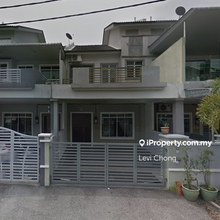 Freehold Full Renovation and Guarded community 