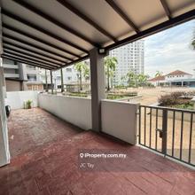 Suriamas Condominium same level with Swimming Pool Spacious unit