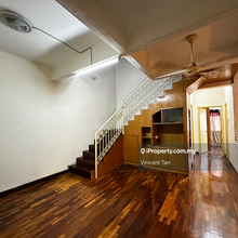 2.5 storey intermediate linkhouse @ Bdr Sri Damansara