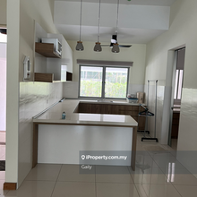 Spacious living n bedrooms,well maintained,near amenity ,quiet n safe 