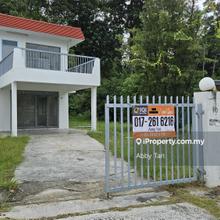 Taman orkid semi-d_nice location_perfect for reno!