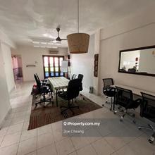 Shot walk to MRT, Good for Own Stay and Investment