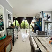 Gated & Guarded. Short walk to MRT & LRT. Value Buy Unit