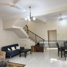 Move in condition semi d house for rent