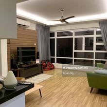 Fully Renovated , Comfort Unit , Freehold 