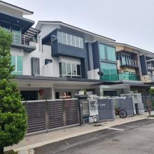 Freehold 2.5 storey House Taman Putra Prima 8b Pp2 Have Extra Parking