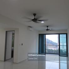 Partly Furnished / Non Bumi lot / 2 parking lots 