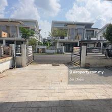 Newly painted semi-D Cluster 2-storey house sp10, Bandar Saujana Putr