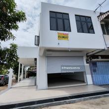 Ujong Pasir shop for Rent 