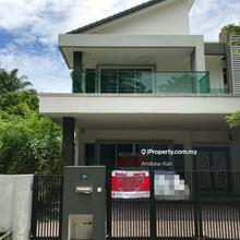Freehold Corner Unit Semi-D for Sale, Gated and Guarded
