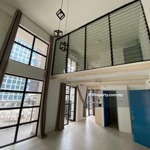Colonial loft duplex partly furnished good condition 