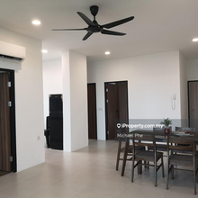 Yarra Park apartment 3rd mile batu kawa corner unit for rent