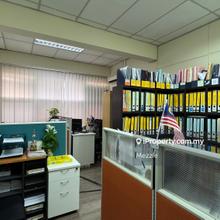 Well maintained office with walking distance to Melawati Mall
