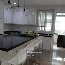 Tastefully renovated, near amenities