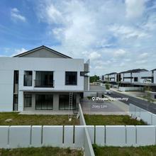 Semi-D house for Sale