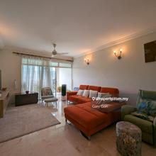 High Floor Corner unit in Tip Top Condition