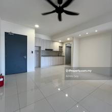 Emerald 9 Partly Well Maintain Renovated Unit For Sale Walk to MRT
