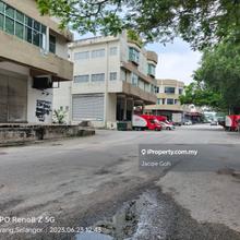 Corner lot 3 story shop for sale at Rawang, 5 minute to toll