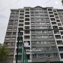 Freehold 882sqft Apartment