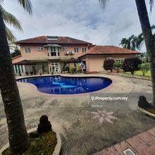 2 Storey Bungalow Wide Frontage With Pool In Private & Quiet Location