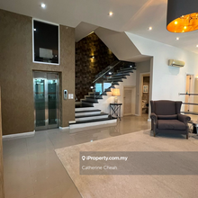 Rafflesia 3 Storey Semi D Corner Lot for Rent