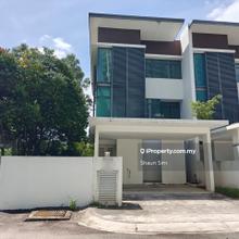 Last unit Below Market Price 3-Storey Villa!! contact us for Details!!