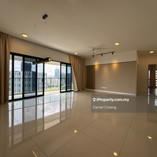 Brand New Condo, Short Walk to Mid Valley