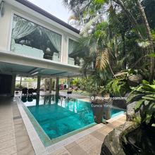 Section 16, 3 Storey Bungalow with Beauty Pool