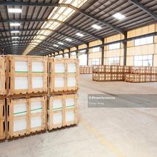 En Bloc Office cum warehouse with plenty of car par bays