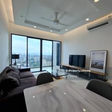 Tastefully Renovated Unit with 3 Carparks