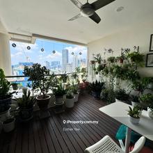Penthouse unit with unblocked view 