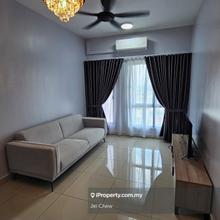 Walking distance to Elmina Lakeside Mall, easy access to Dash, Guthrie