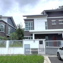 Taman Pinggiran Mahkota 1 House