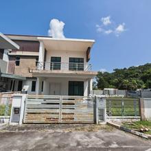 Corner Lot Semi D in Gated Guarded Area. Welcome to view and Discuss.