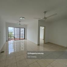 Nearby to MRT, With 2 Parking