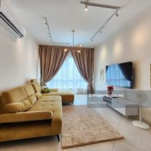 Spacious apartment with tasteful furnishing and breathtaking city view