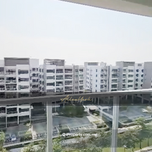The light linear - 1475sqft, basic renovated mid floor, light city