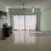 Well maintained and partially furnished unit at vista komanwel c