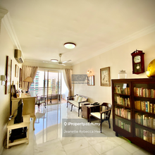 Exclusive Cosy Condominium Sea and City View in Gurney Park Condo