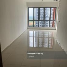 Gravit 8 Klang For Sale 2 Rooms Included Aircond at 380k only !!