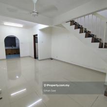Freehold/Double Storey/Surrounded with Restaurants, bank, Groceries