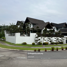 Luxury beautiful bungalow negotiable price 