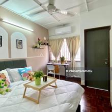 Best Room In Town!Premium Single Room! Work From Home Friendly!!