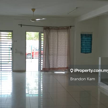 Stunning Double Storey Corner Lot House for Sale in Santana 