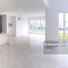 Emerald Bay @ 4 Storey Courtyard Home