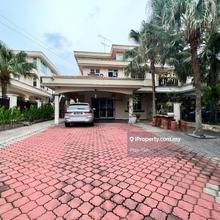 Spacious House With Fully Renovation