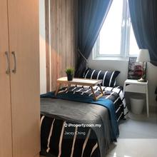 Middle Room To Let